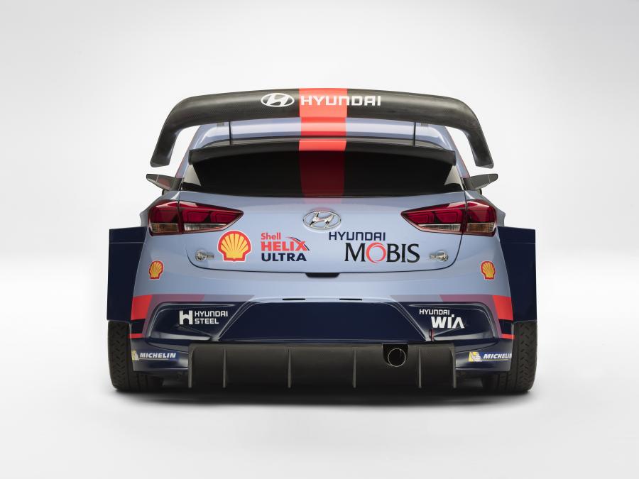  Hyundai i20 Coupe WRC 2017 года  (фото 14 из 18)
